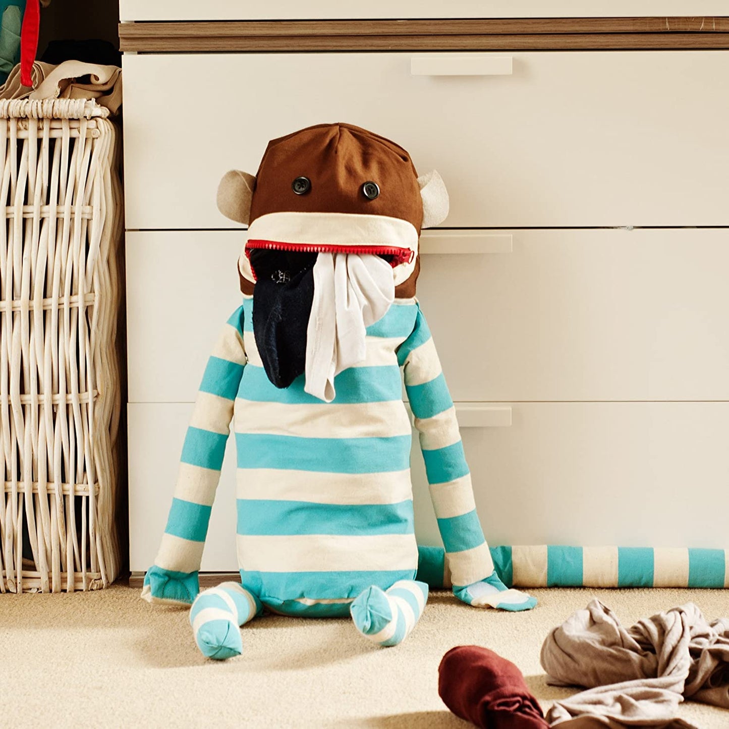 Mono para guardar ropa - Laundry Monkey